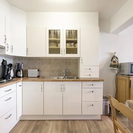 Apartamento On Zeedijk With Stunning Sea Views