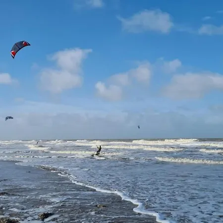 Apartamento On Zeedijk With Stunning Sea Views