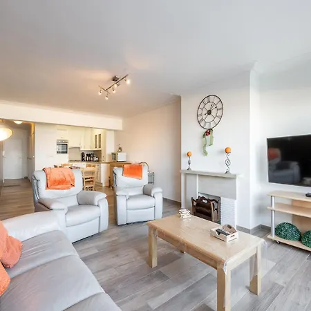 Apartamento On Zeedijk With Stunning Sea Views